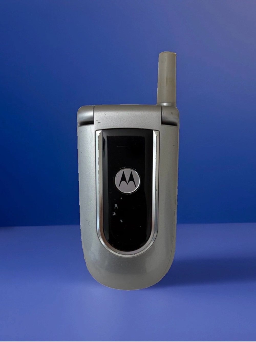 Motorola V series V170 - Silver (Cingular ) Cellular Flip Phone 1 Piece